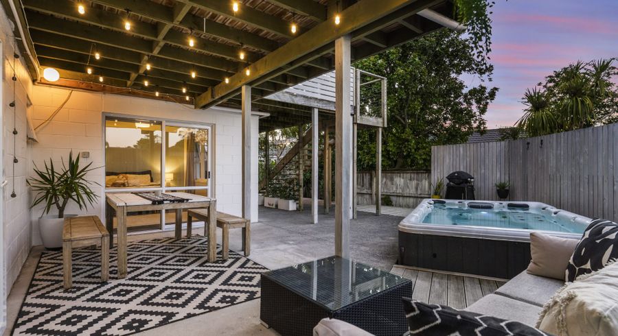  at 42 Daytona Road, Henderson, Auckland