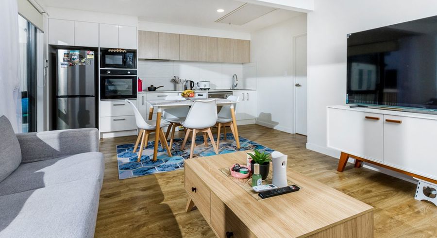  at 122C Lancaster Road, Beach Haven, North Shore City, Auckland