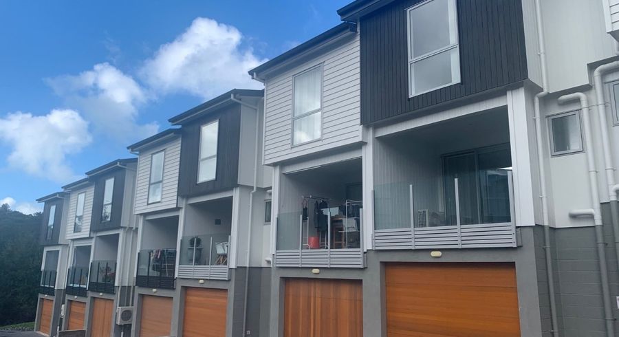  at 21/10 Silver Moon Road, Albany Heights, Auckland