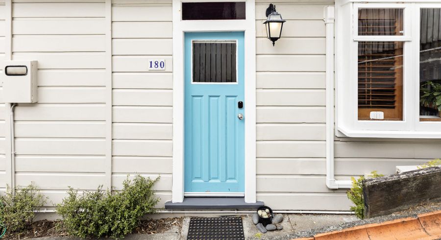  at 180 Sutherland Road, Lyall Bay, Wellington, Wellington