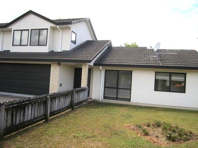  at 8/18 Roanoke Way, Albany, North Shore City, Auckland