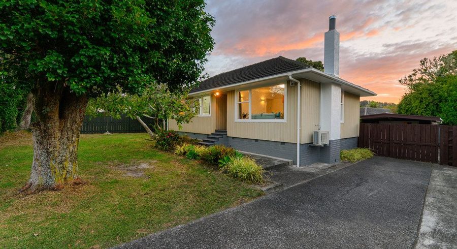  at 35 La Rosa Street, Green Bay, Auckland