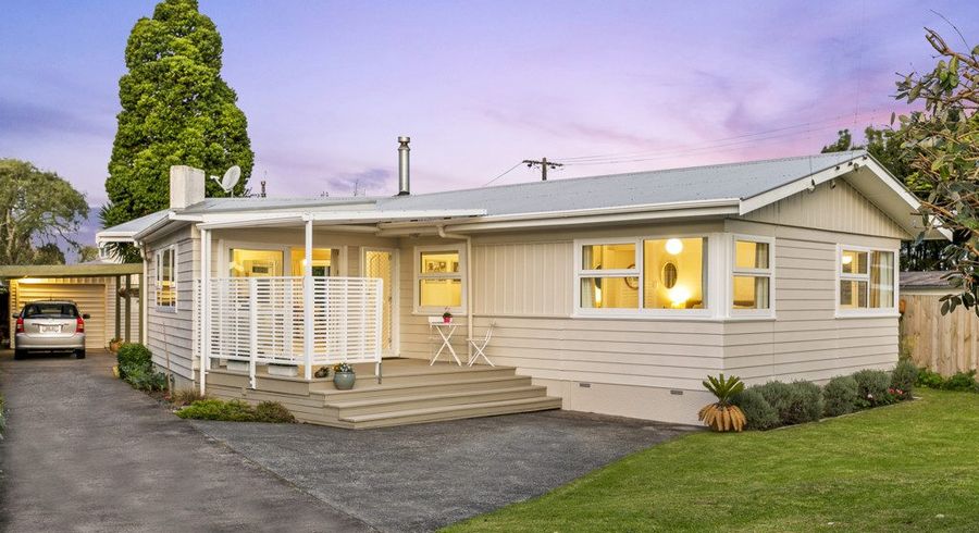  at 89 Gloria Avenue, Te Atatu Peninsula, Waitakere City, Auckland