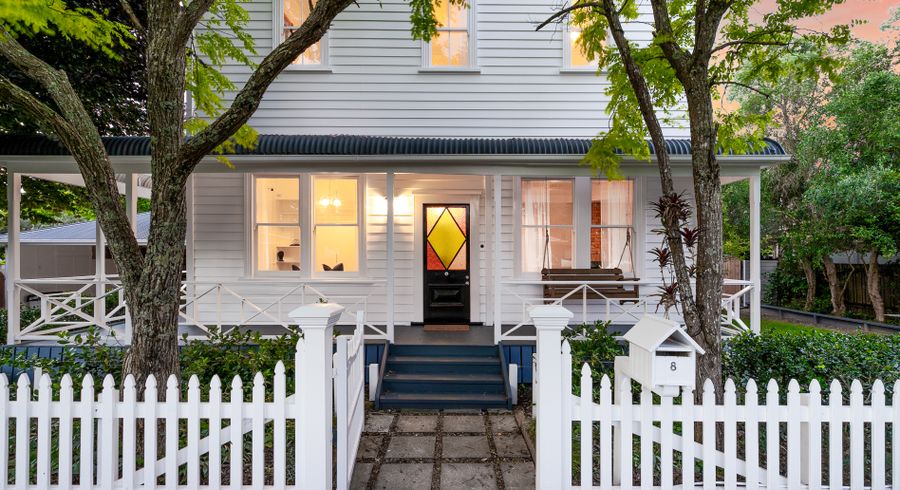  at 8 Wainui Avenue, Point Chevalier, Auckland