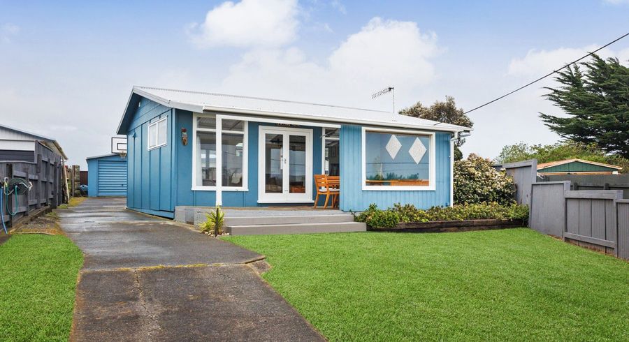  at 10 Kent Terrace, Foxton Beach, Foxton