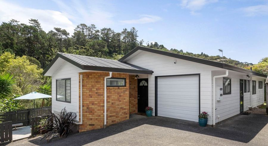  at 2/136 Lynn Road, Bayview, Auckland