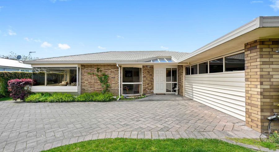  at 592 River Road, Fairfield, Hamilton