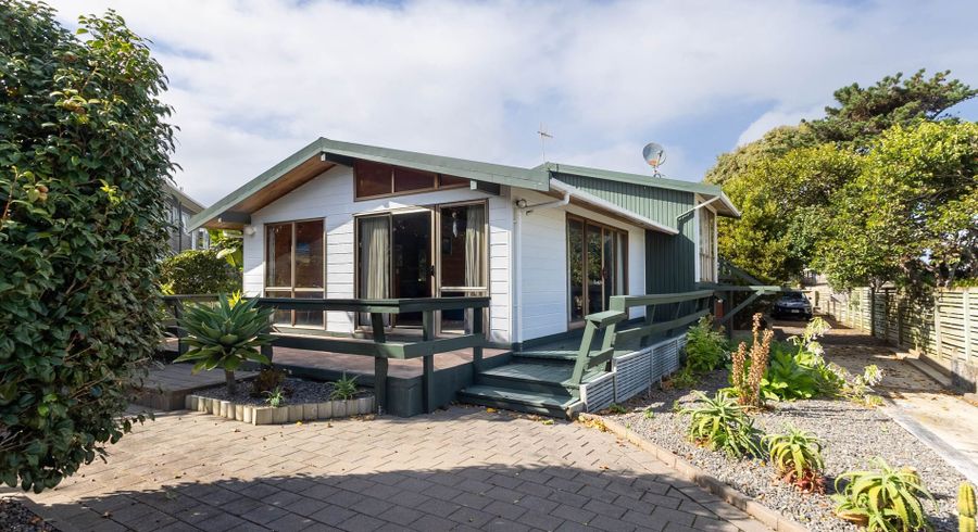 at 6 Tahi Road, Paraparaumu Beach, Kapiti Coast, Wellington