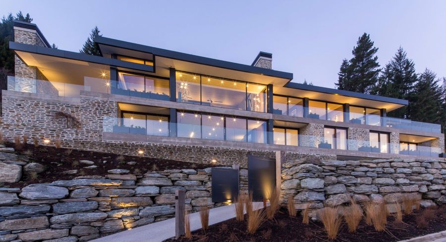  at 10 Pinnacle Place, Queenstown, Queenstown