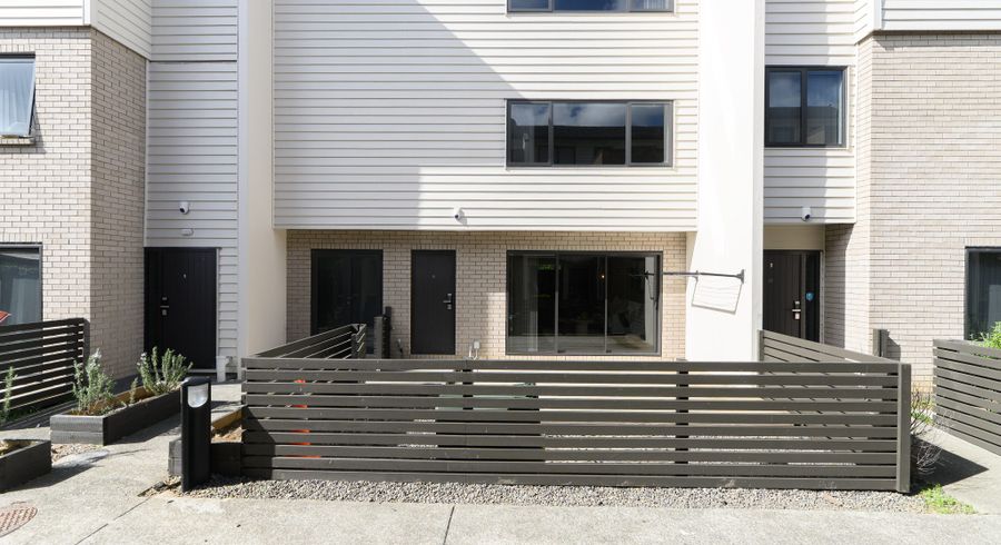  at 9/30 Calvert Avenue, Mangere, Manukau City, Auckland