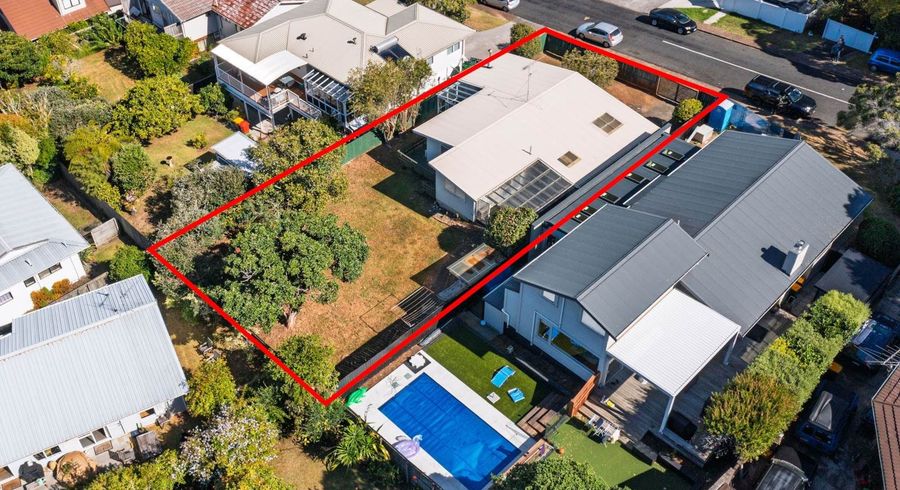  at 9 Stanaway Street, Hillcrest, Auckland