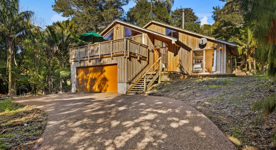 at 21A Western Road, Laingholm, Waitakere City, Auckland