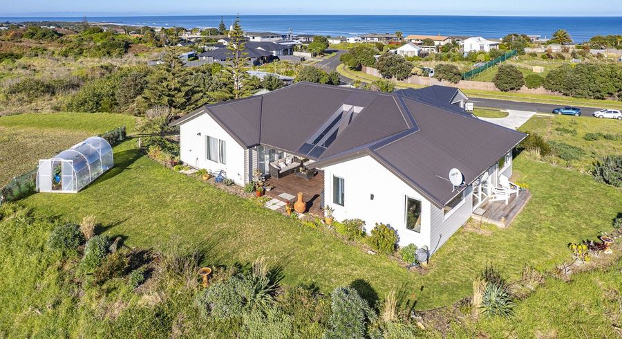  at 12 Longbeach Drive, Castlecliff, Whanganui, Manawatu / Whanganui