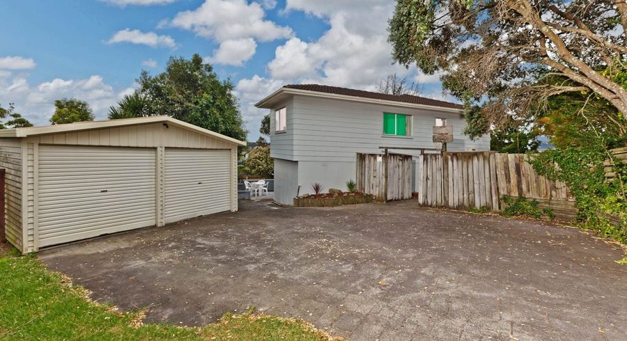  at 18 Merida Place, Unsworth Heights, North Shore City, Auckland