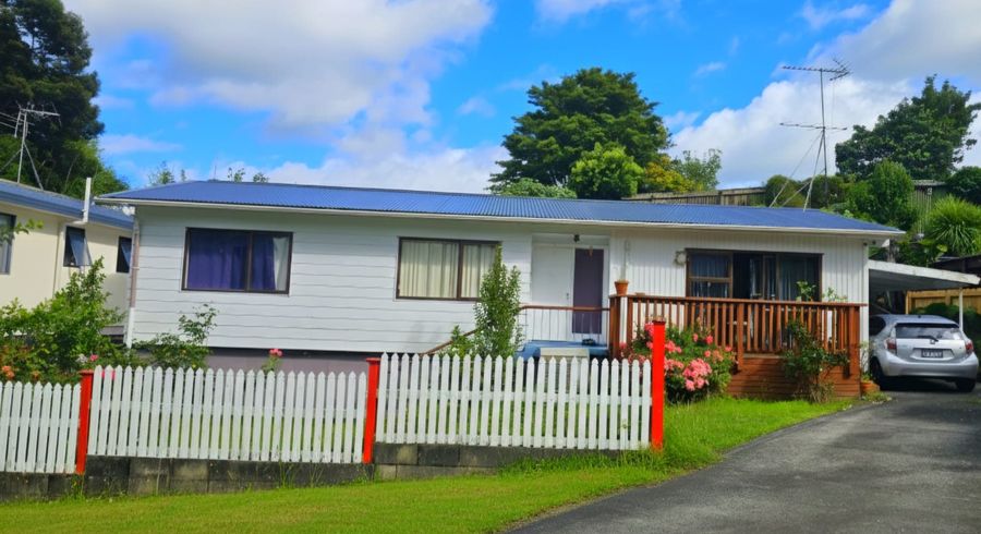  at 8 Garner Place, Glenfield, North Shore City, Auckland