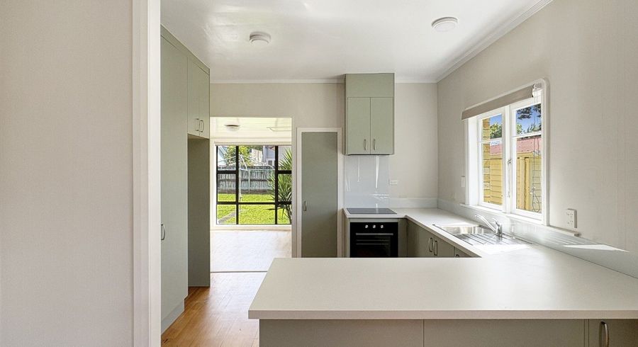  at 81 Naylor Street *LAWNS INCLUDED*, Hamilton East, Hamilton, Waikato