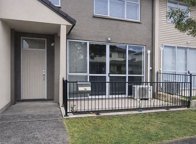  at 19 Manchester Drive, Flat Bush, Manukau City, Auckland