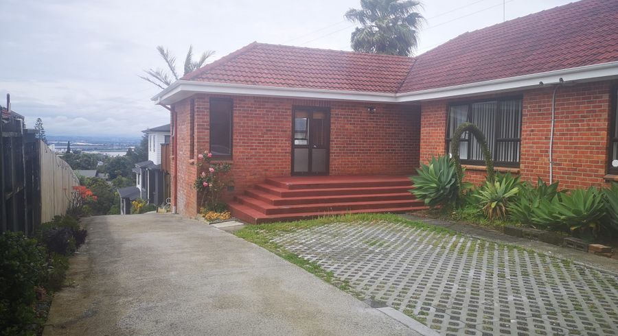  at 11 Kelsey Crescent, Hillsborough, Auckland