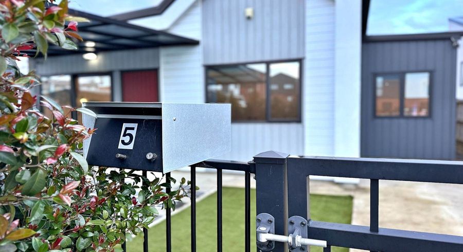  at 5 Treeline Lane, Flat Bush, Manukau City, Auckland