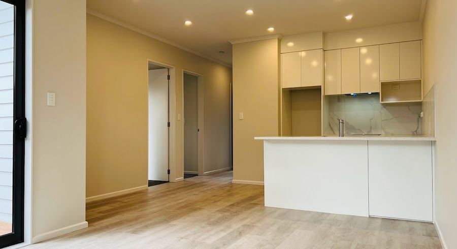  at 82E Eversleigh Road, Belmont, North Shore City, Auckland