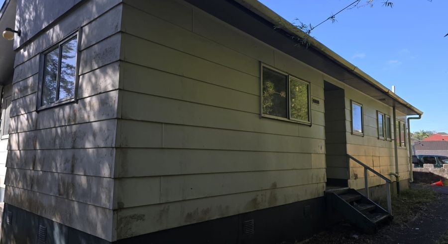  at 4/52 Tudor Road, Henderson, Waitakere City, Auckland