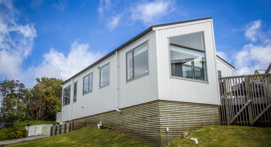  at 36 Lyndfield Lane, Newlands, Wellington