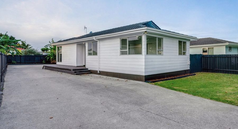  at 102 Flat Bush Road, Clover Park, Manukau City, Auckland