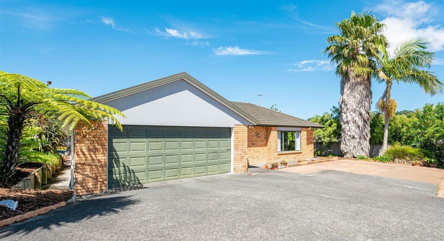  at 9 Zeus Avenue, Henderson, Auckland
