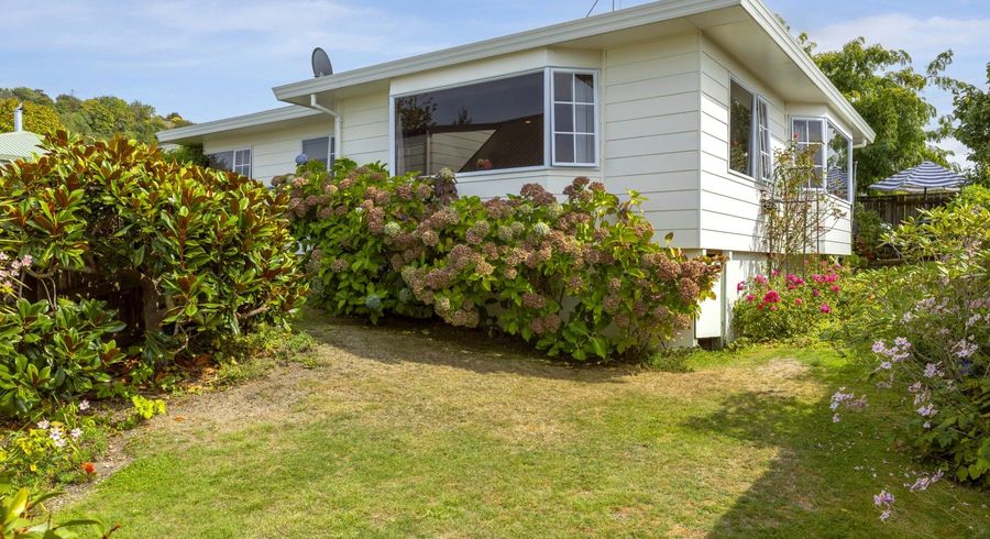 at 2/8 Kinder Street, Acacia Bay, Taupo, Waikato