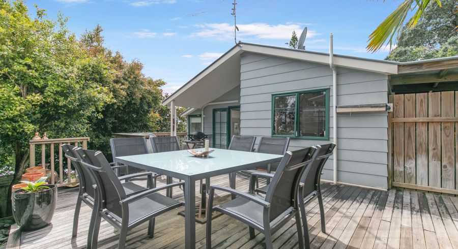  at 3/16 Woodside Avenue, Northcote, Auckland