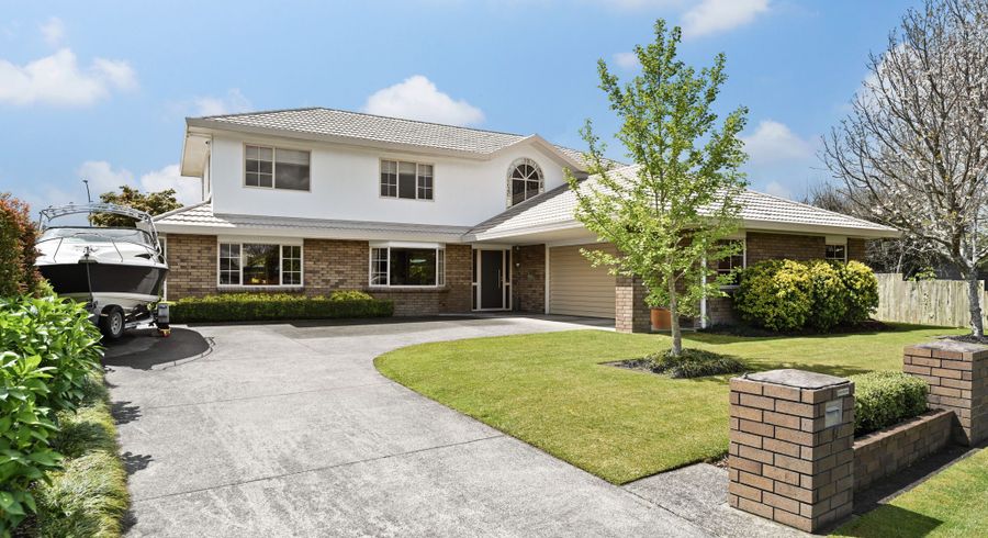  at 5 Fernwater Place, Flagstaff, Hamilton