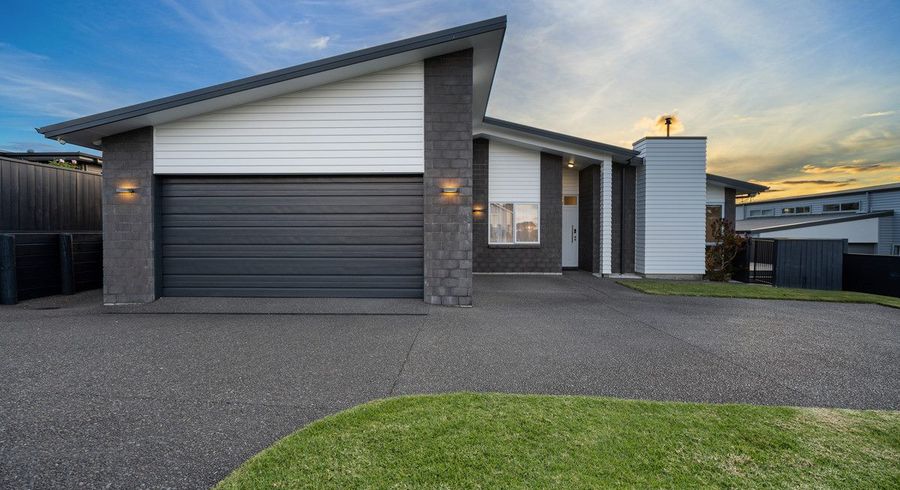  at 11 INLET VIEWS, BETHLEHEM, Tauranga