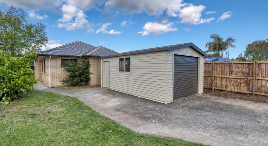  at 2 Hamblyn Place, Ranui, Waitakere City, Auckland