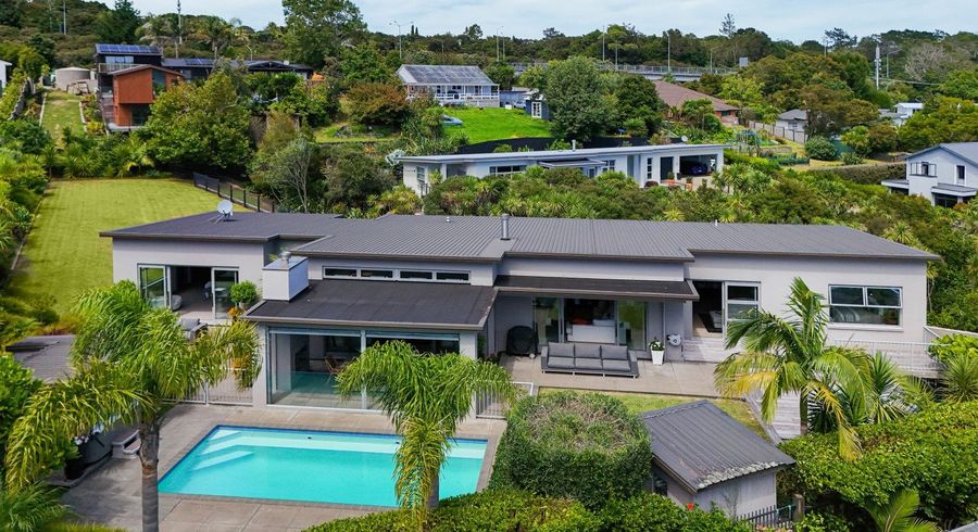  at 35 Pounamu Avenue, Greenhithe, North Shore City, Auckland