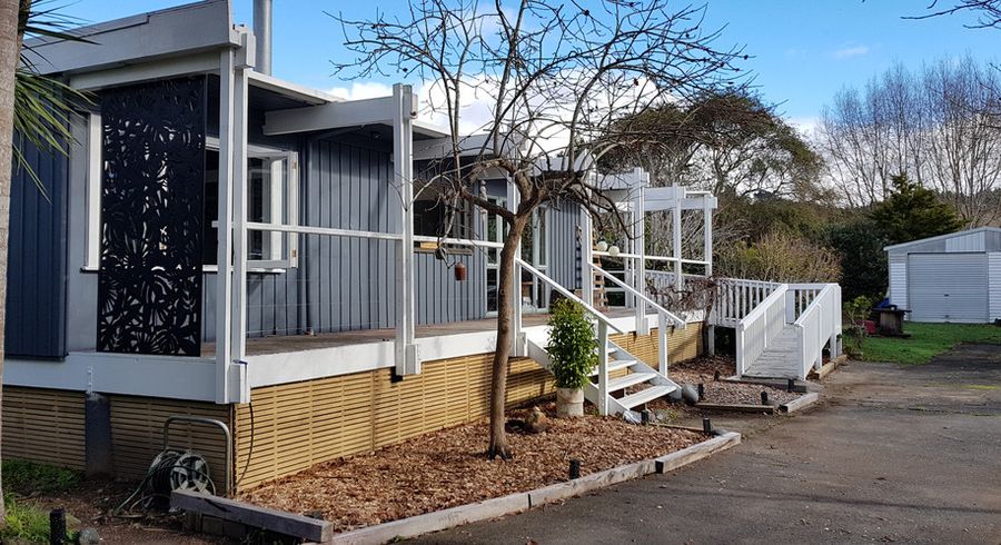  at 129 Oakura Road, Ōakura, Hikurangi