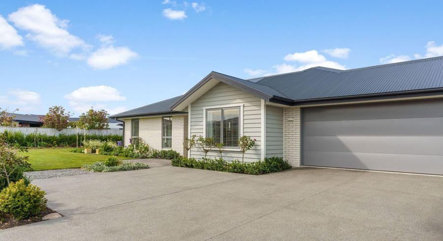  at 35 Oaks Drive, Lincoln, Lincoln