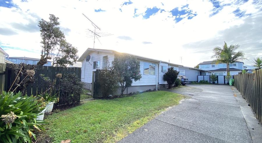  at 1/10 Glennandrew Drive, Half Moon Bay, Manukau City, Auckland