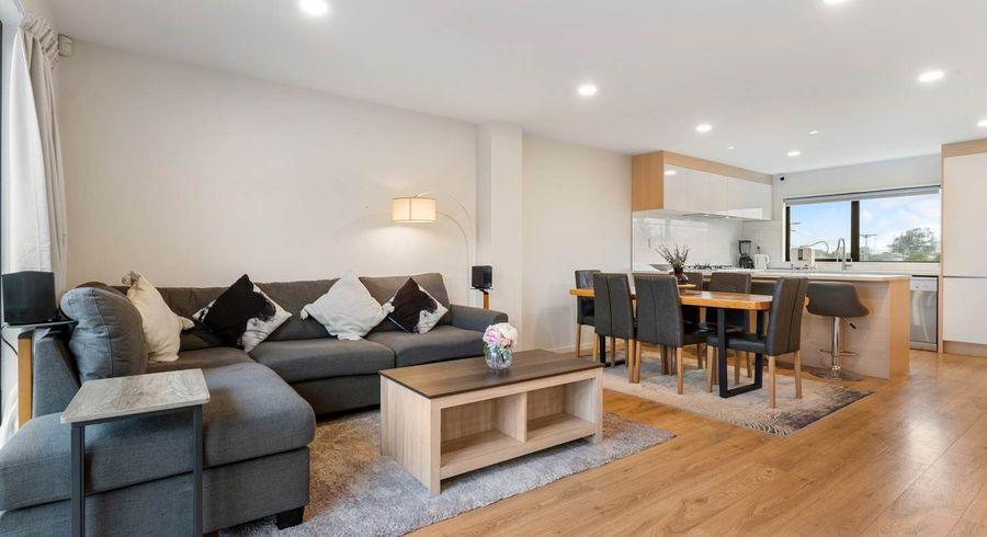  at 2/20 Charles Street, Papatoetoe, Manukau City, Auckland