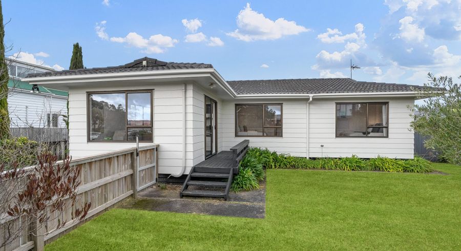  at 18 Halyard Place, Te Atatu Peninsula, Waitakere City, Auckland