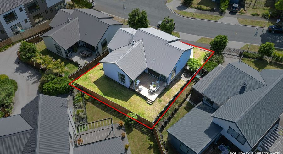  at 76 Castledine Crescent, Glen Innes, Auckland