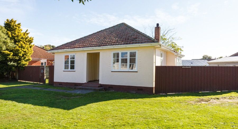  at 10 Mansford Place, West End, Palmerston North, Manawatu / Whanganui