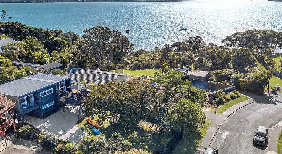  at 20 Valhalla Drive, Beach Haven, Auckland