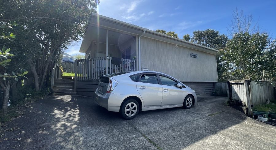  at 10a Jonathan place, Sunnynook, North Shore City, Auckland