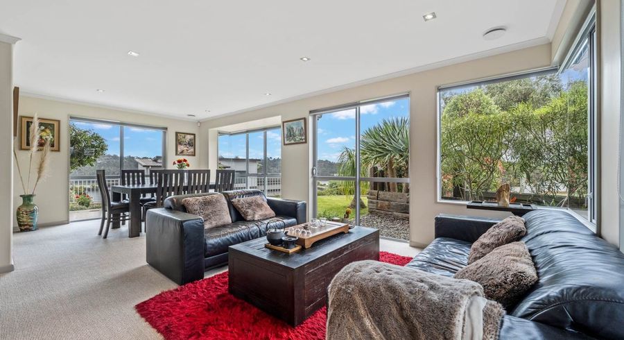  at 2 Schopolo Place, Albany, North Shore City, Auckland