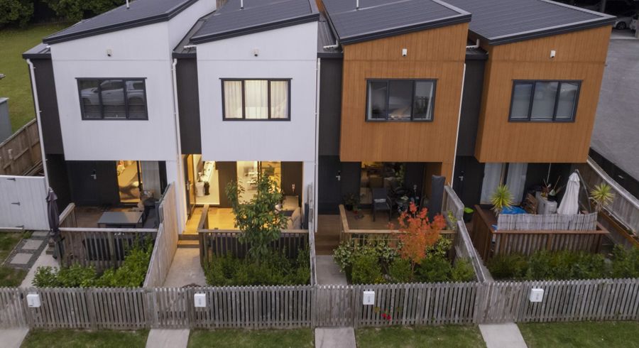  at 34/18 Hewlett Road, Massey, Waitakere City, Auckland