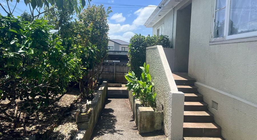  at 39 Cambridge Terrace, Papatoetoe, Manukau City, Auckland