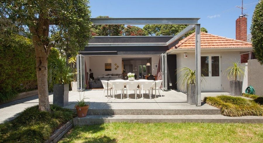  at 8 Weona Place, Westmere, Auckland