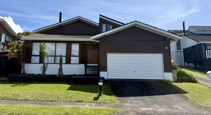  at 8 Tumanaka Place, Henderson, Waitakere City, Auckland
