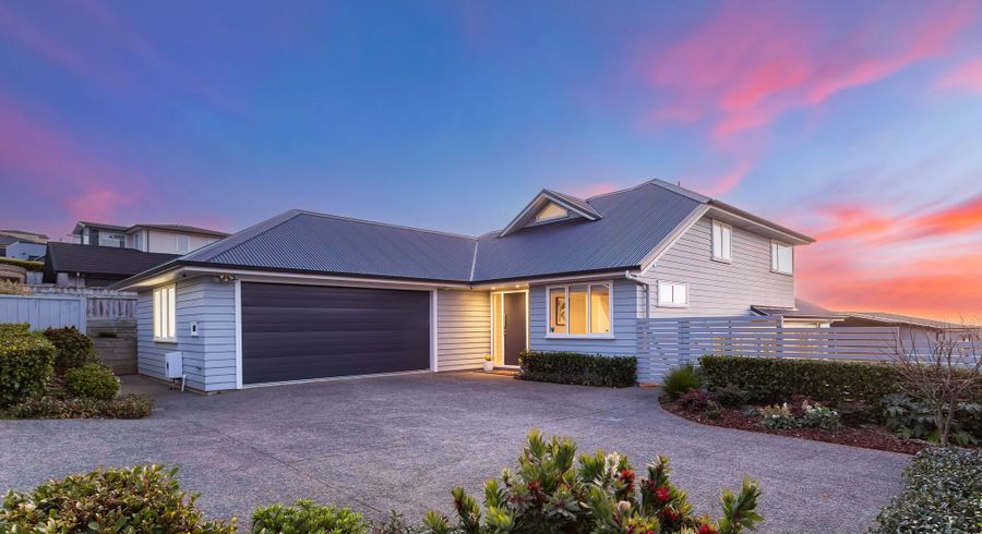  at 135 Endeavour Drive, Whitby, Porirua, Wellington