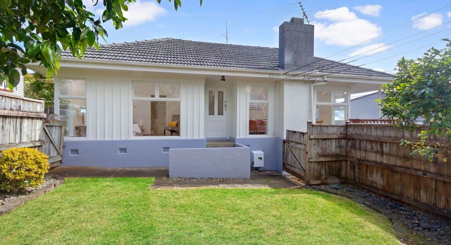  at 1/15 Carlton Street, Hillsborough, Auckland